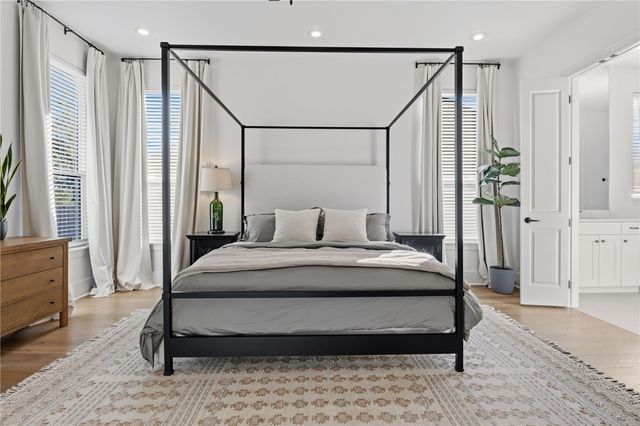 5615 S 58th Street, Rogers, AR 72758