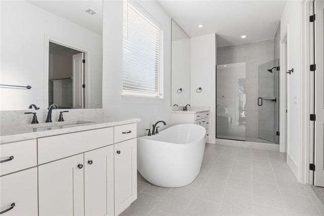 5615 S 58th Street, Rogers, AR 72758