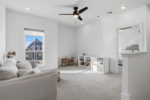 5615 S 58th Street, Rogers, AR 72758