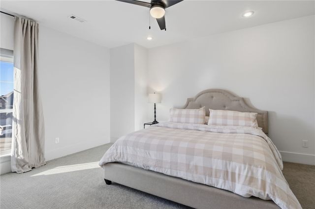 5615 S 58th Street, Rogers, AR 72758