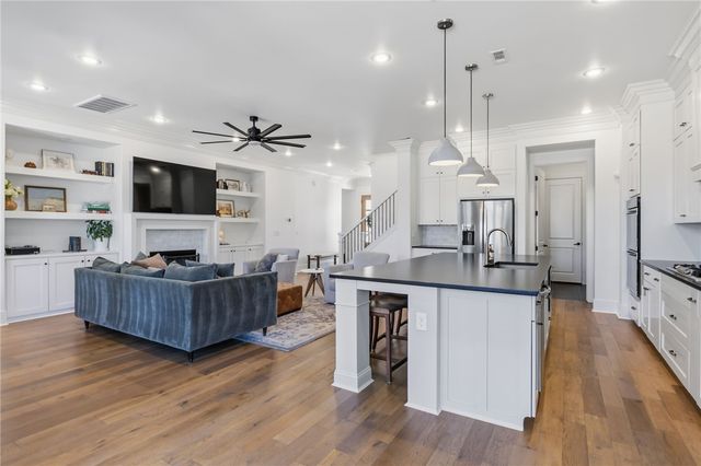 5615 S 58th Street, Rogers, AR 72758