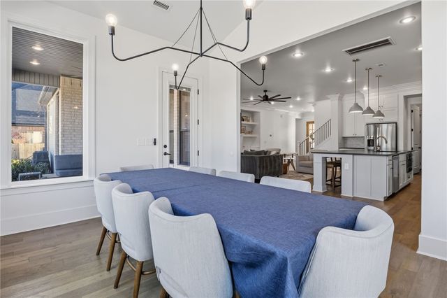 5615 S 58th Street, Rogers, AR 72758