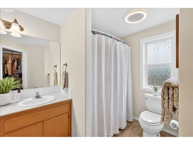 3039 Ne 1ST Ct, Hillsboro, OR 97124