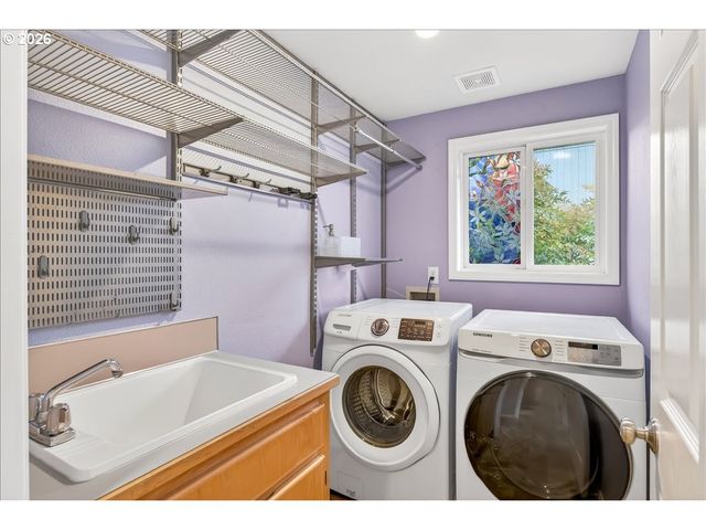 3039 Ne 1ST Ct, Hillsboro, OR 97124