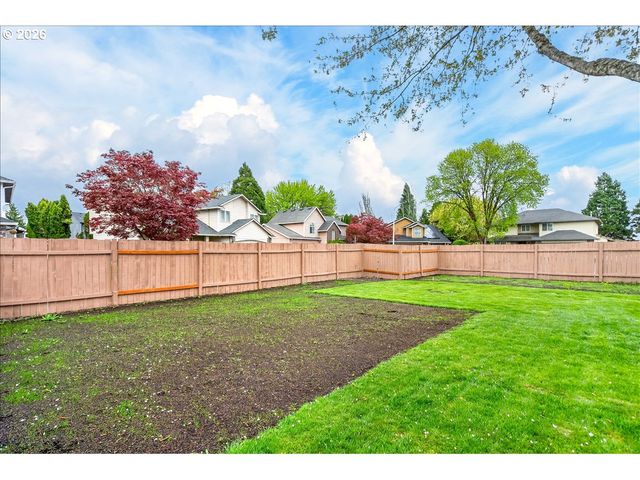 3039 Ne 1ST Ct, Hillsboro, OR 97124