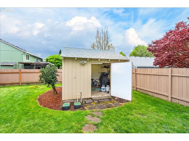 3039 Ne 1ST Ct, Hillsboro, OR 97124