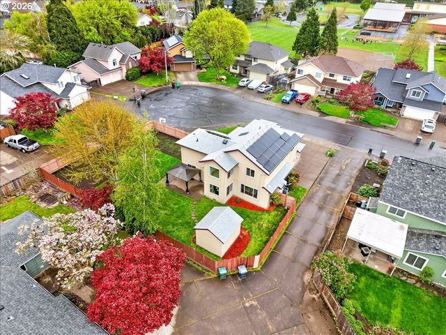 3039 Ne 1ST Ct, Hillsboro, OR 97124