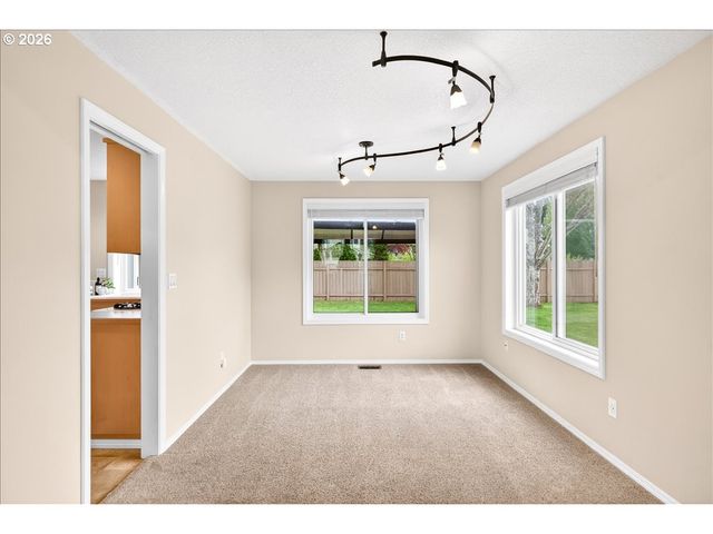 3039 Ne 1ST Ct, Hillsboro, OR 97124