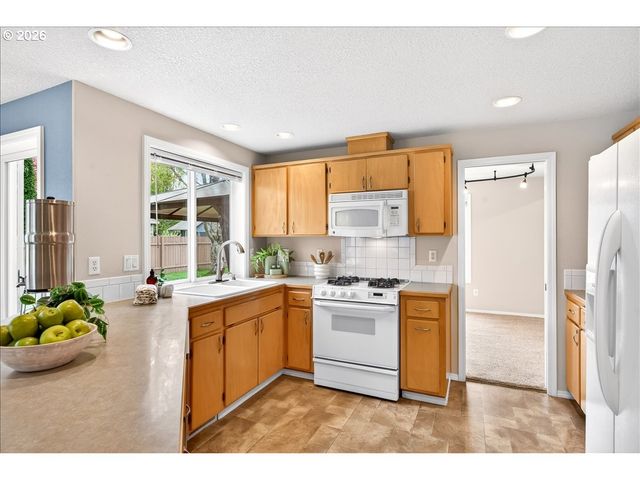 3039 Ne 1ST Ct, Hillsboro, OR 97124