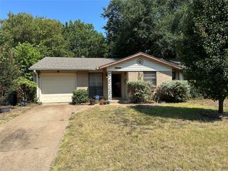 1623 Western Park Court, Dallas, TX 75211