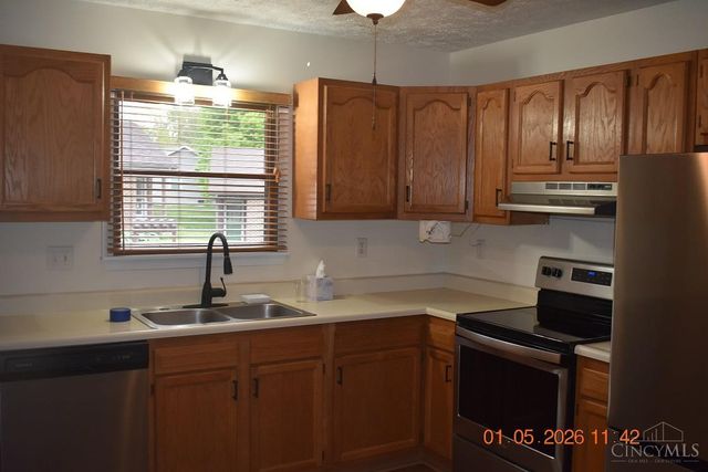 106 Springlake Avenue, Hillsboro, OH 45133