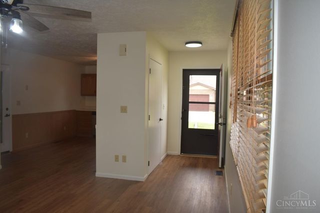 106 Springlake Avenue, Hillsboro, OH 45133