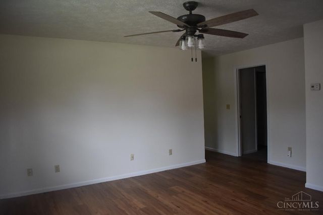 106 Springlake Avenue, Hillsboro, OH 45133