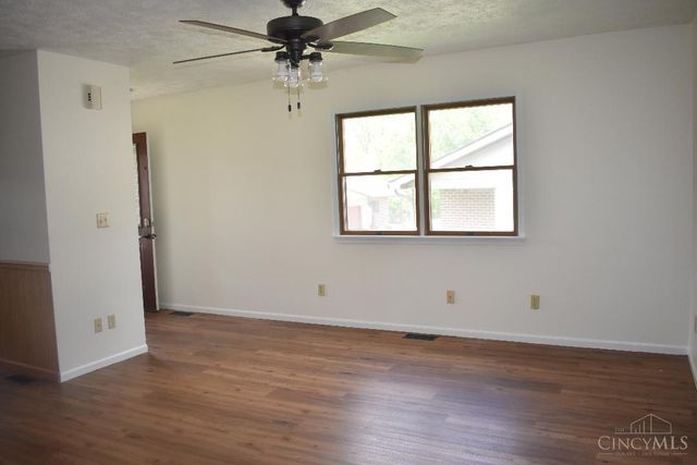 106 Springlake Avenue, Hillsboro, OH 45133