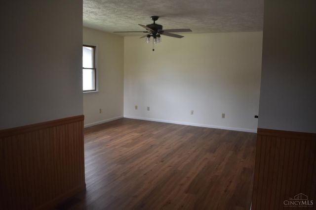 106 Springlake Avenue, Hillsboro, OH 45133