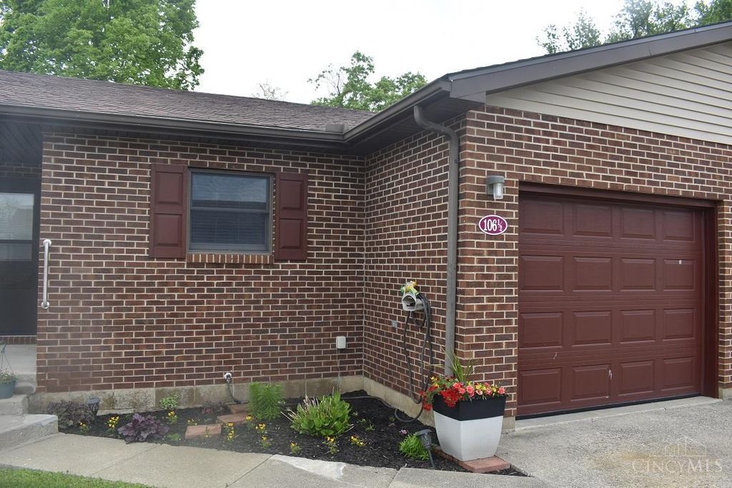 106 Springlake Avenue, Hillsboro, OH 45133