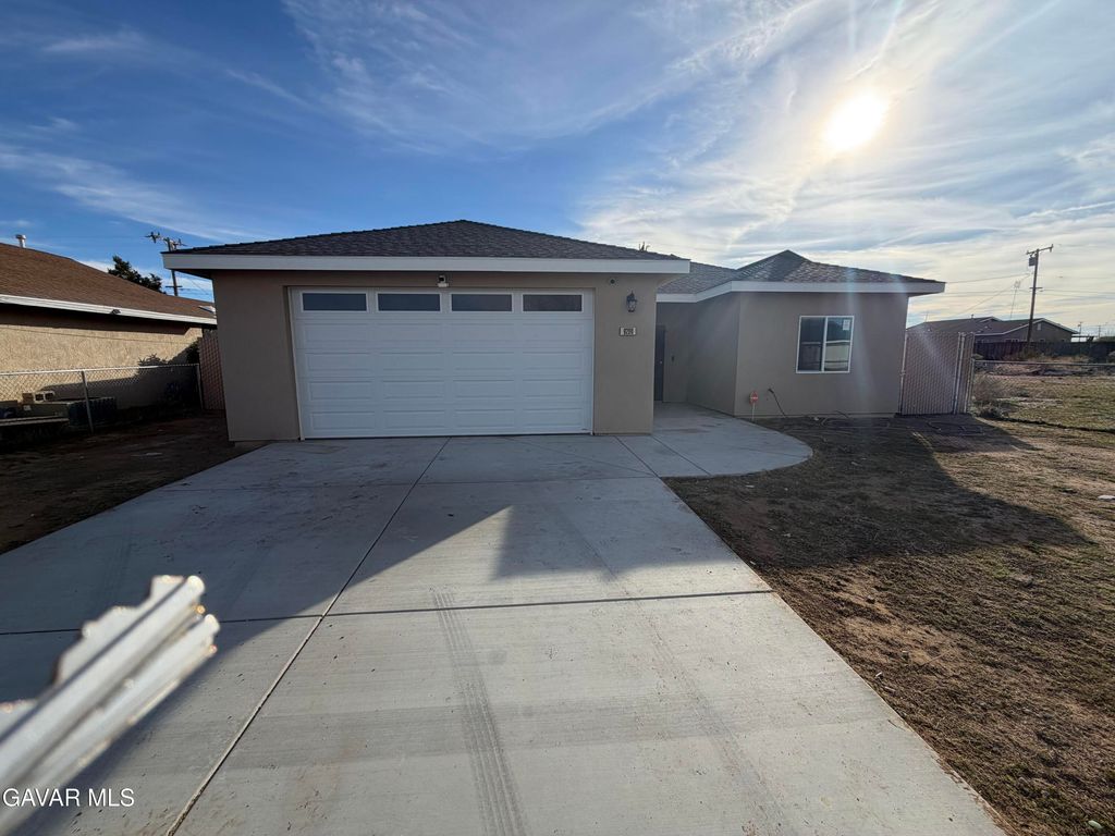 9200 Evelyn Avenue, California City, CA 93505