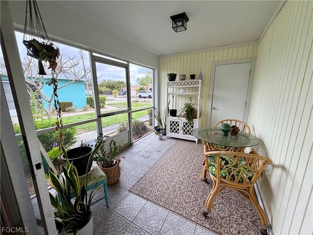 3032 SE Santa Barbara PL 1, Cape Coral, FL 33904