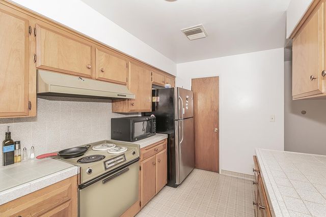 1350 Mill Street, Selma, CA 93662