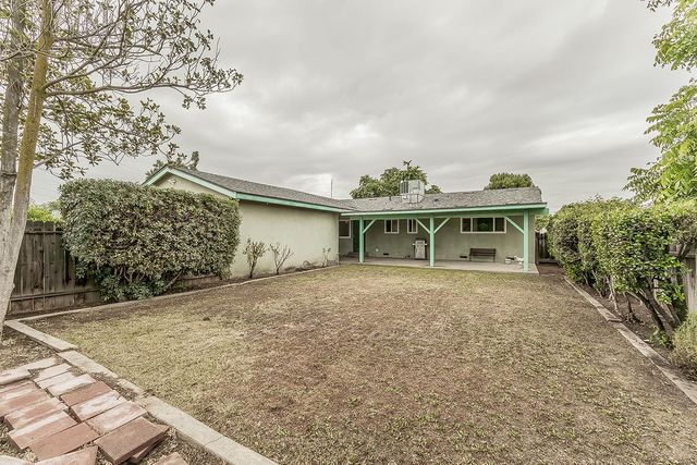 1350 Mill Street, Selma, CA 93662