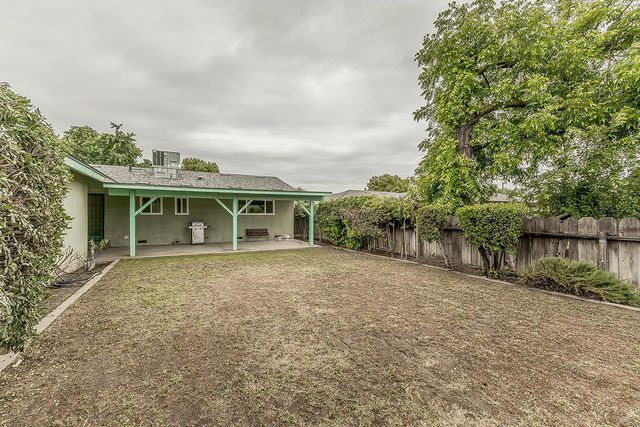 1350 Mill Street, Selma, CA 93662