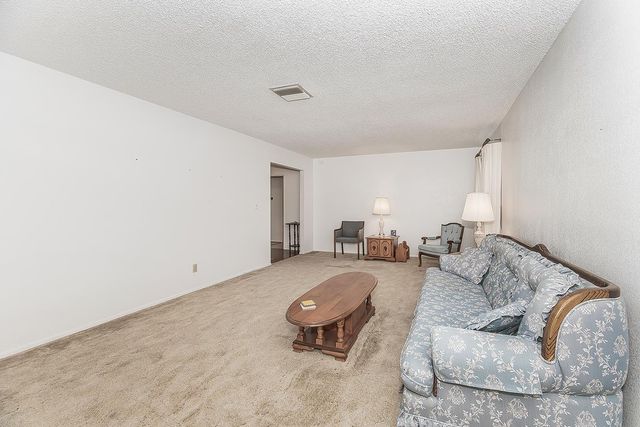 1350 Mill Street, Selma, CA 93662