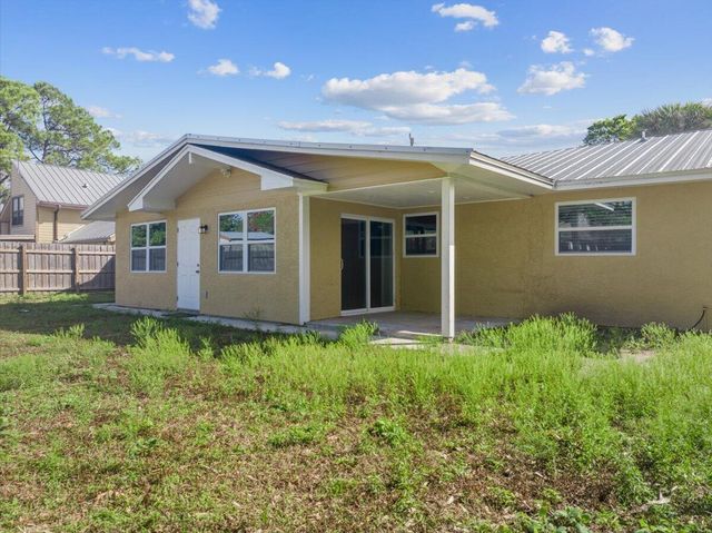 6107 Hickory Drive, Fort Pierce, FL 34982