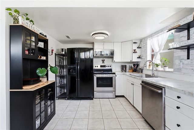 2823 HERTHA AVENUE, Orlando, FL 32826