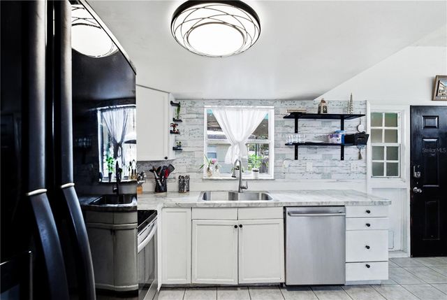 2823 HERTHA AVENUE, Orlando, FL 32826