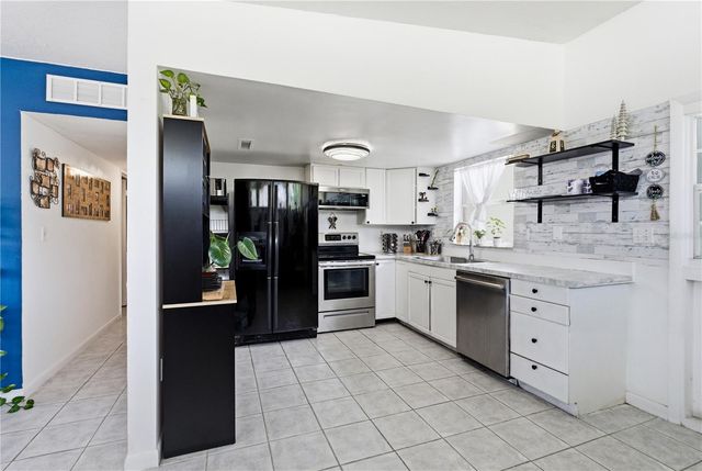 2823 HERTHA AVENUE, Orlando, FL 32826