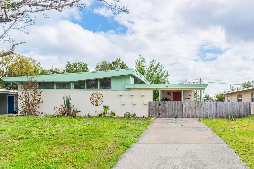 2823 HERTHA AVENUE, Orlando, FL 32826