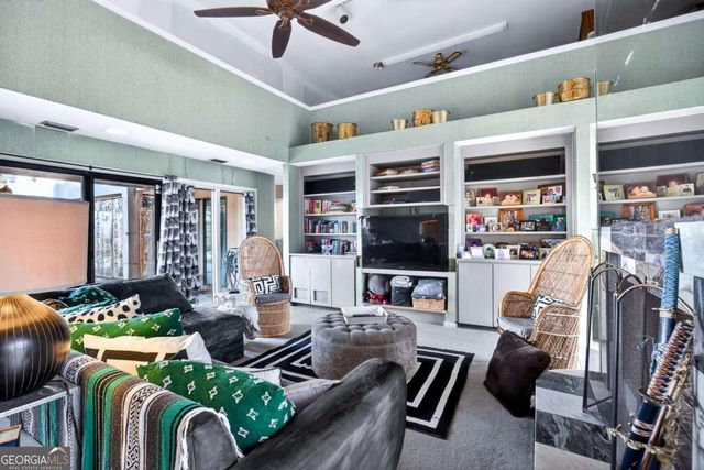 102 Stuart Street, Savannah, GA 31405