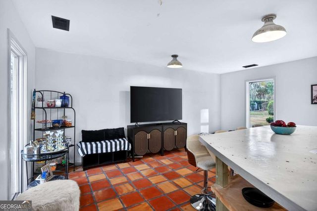 102 Stuart Street, Savannah, GA 31405