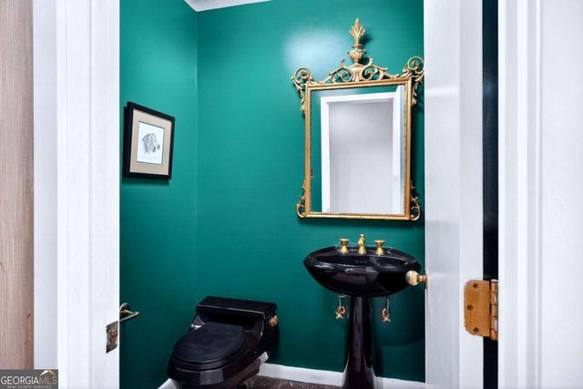 102 Stuart Street, Savannah, GA 31405