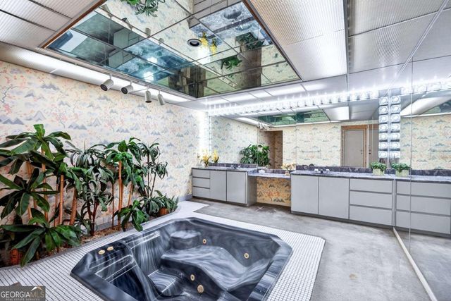 102 Stuart Street, Savannah, GA 31405