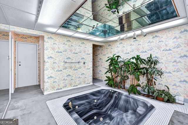 102 Stuart Street, Savannah, GA 31405