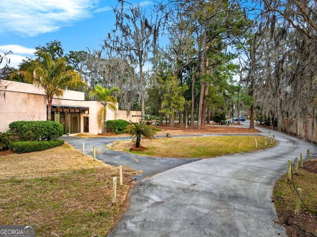 102 Stuart Street, Savannah, GA 31405