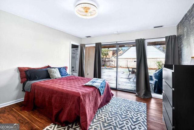 102 Stuart Street, Savannah, GA 31405