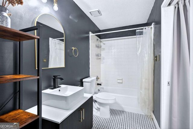 102 Stuart Street, Savannah, GA 31405