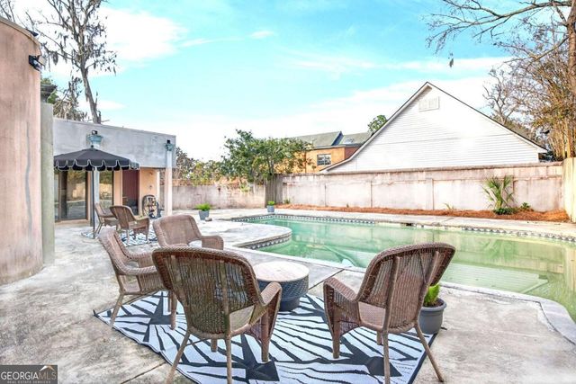 102 Stuart Street, Savannah, GA 31405