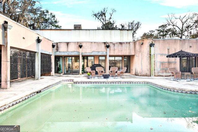 102 Stuart Street, Savannah, GA 31405