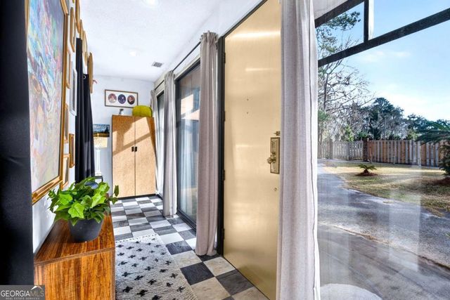 102 Stuart Street, Savannah, GA 31405