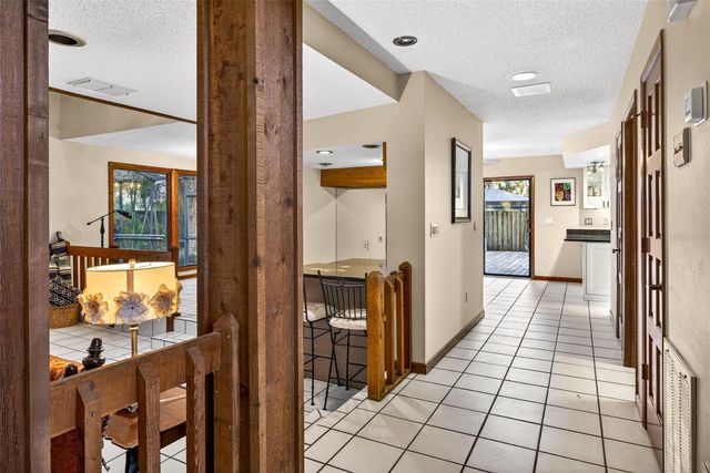 6410 E 112TH AVENUE, Temple Terrace, FL 33617