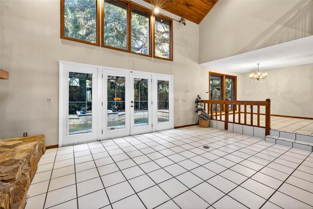 6410 E 112TH AVENUE, Temple Terrace, FL 33617