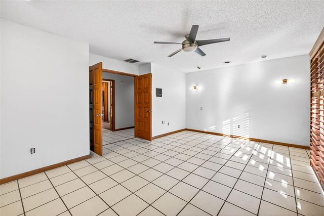 6410 E 112TH AVENUE, Temple Terrace, FL 33617