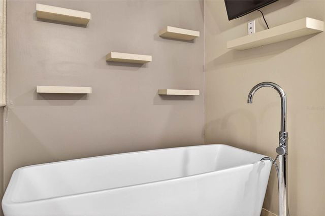 6410 E 112TH AVENUE, Temple Terrace, FL 33617