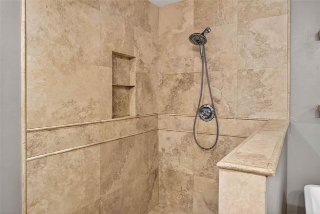 6410 E 112TH AVENUE, Temple Terrace, FL 33617