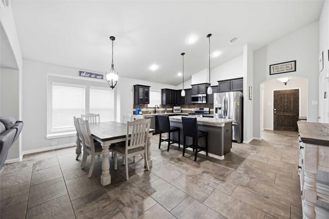712 Rim Water Drive, Alvin, TX 77511