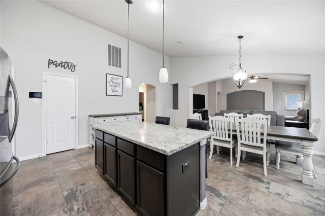 712 Rim Water Drive, Alvin, TX 77511