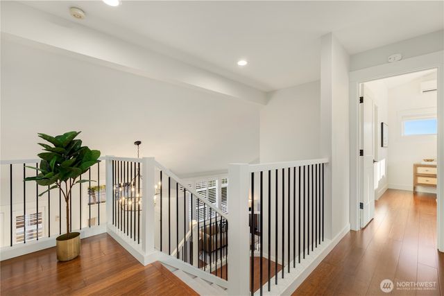 3241 32nd Avenue W, Seattle, WA 98199